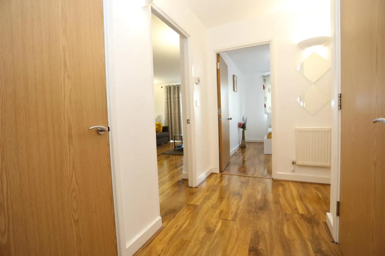 Lovely View 2 Beds 2 Bath Apartment, London Apartment