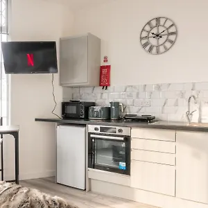 https://cosy-apartments-with-games-room-garden-lounge.cardiffhotelswales.com