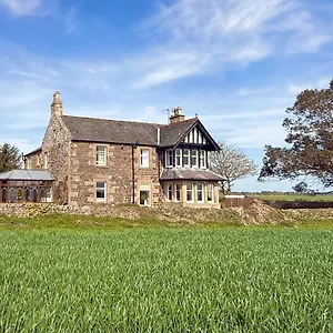 https://vicarsford-farmhouse-with-hot-tub.edinburghhotelsuk.org